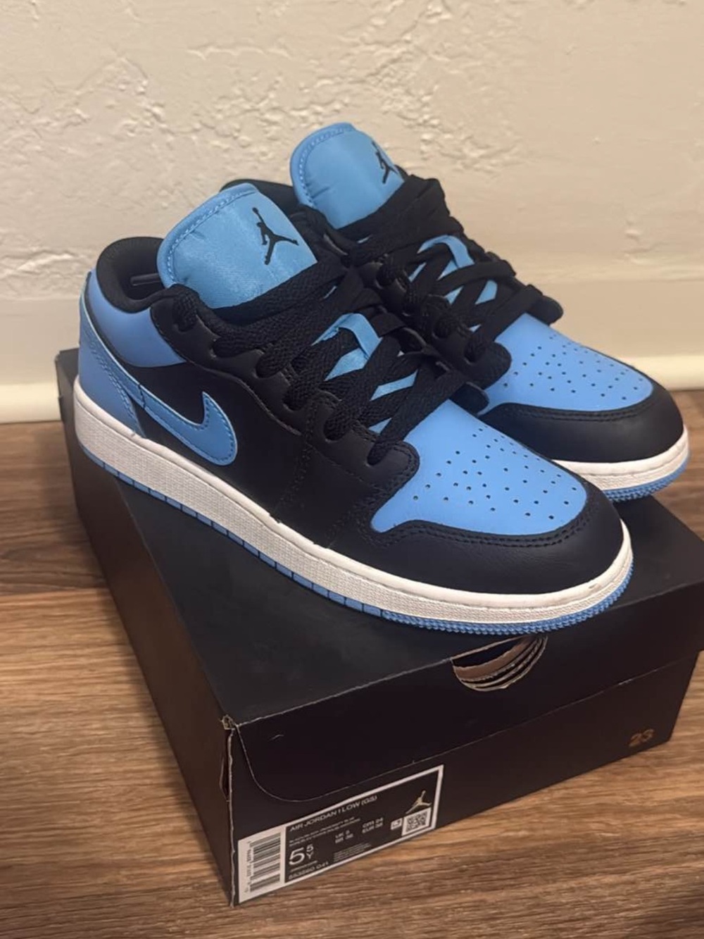 Jordan Kids Low Top Sneakers - Light Blue & Black